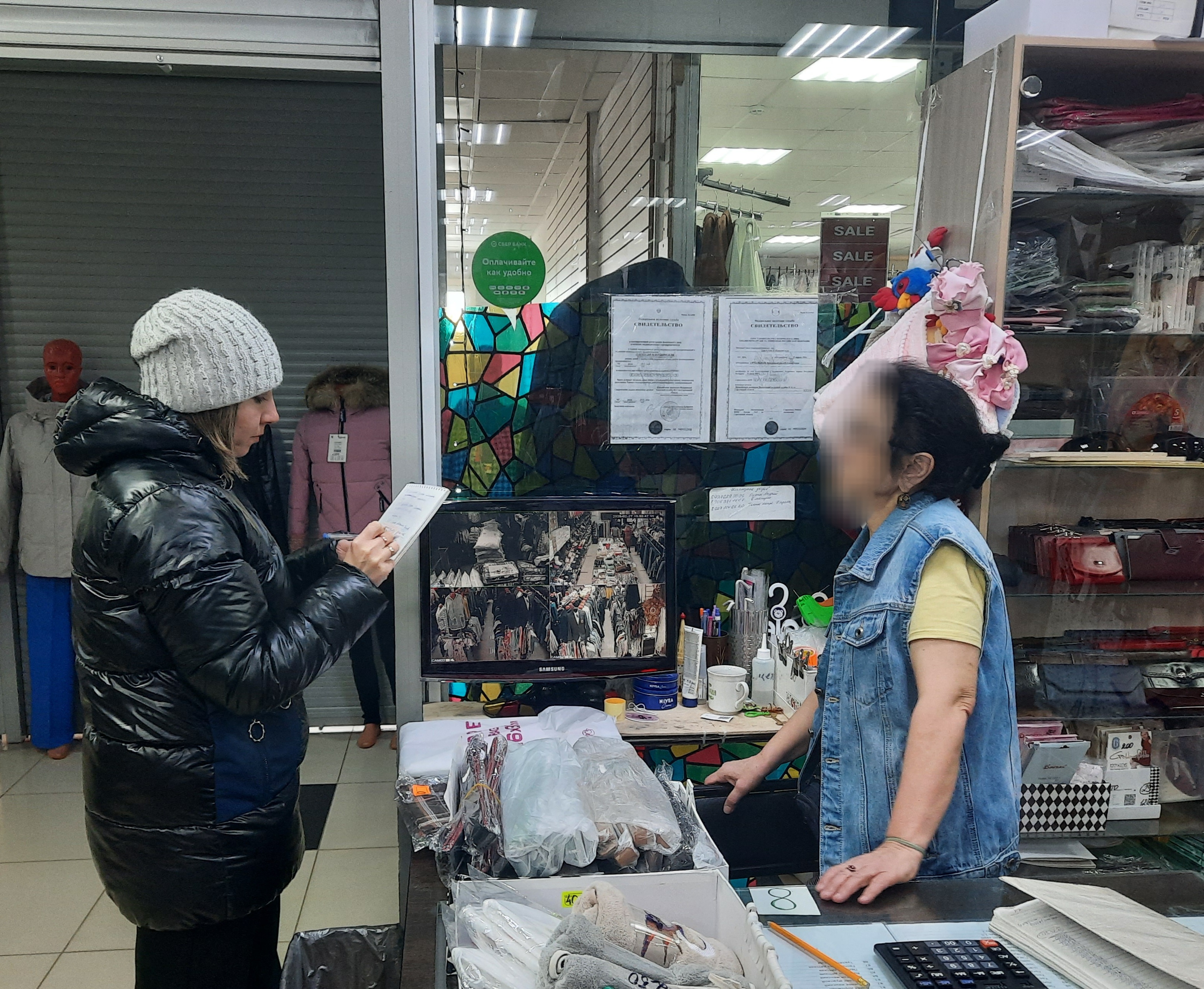 Продолжается проведение профилактических выходов и бесед, направленных на пресечение  и снижение теневой занятости.