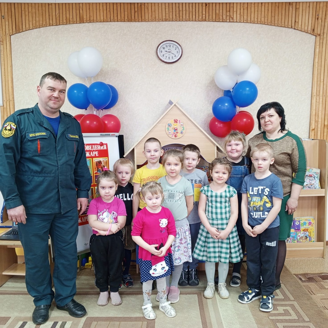 В детском саду «Родничок» прошел Всероссийский открытый урок к Всемирному дню гражданской обороны.