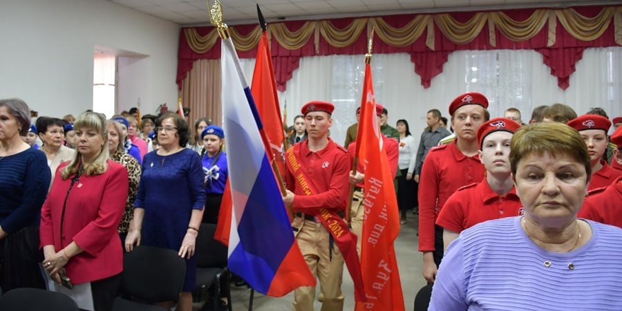 Центральная библиотека приняла участие в V-м форуме военно-патриотических клубов на базе школы №9.