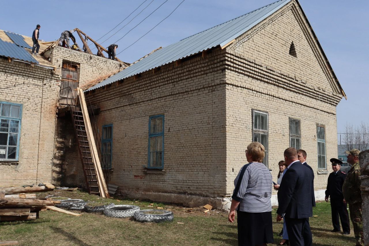 В одном из самых крупных сельских домов культуры идет ремонт.