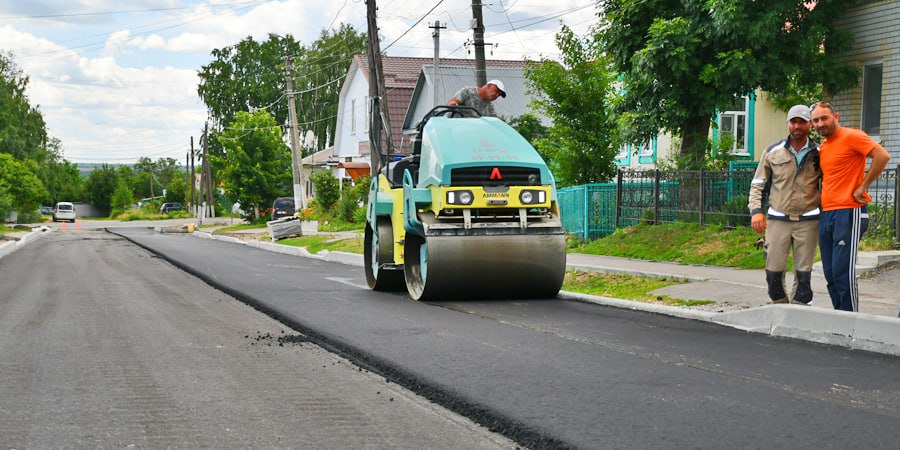 В Аткарске первый квартал Чапаева закатали в асфальт.