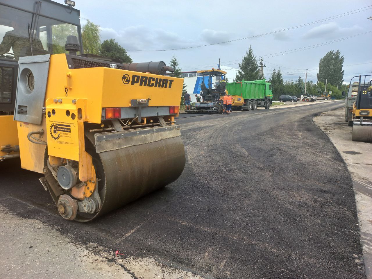 Участок Рабочей от Республиканской до Советской начали асфальтировать.