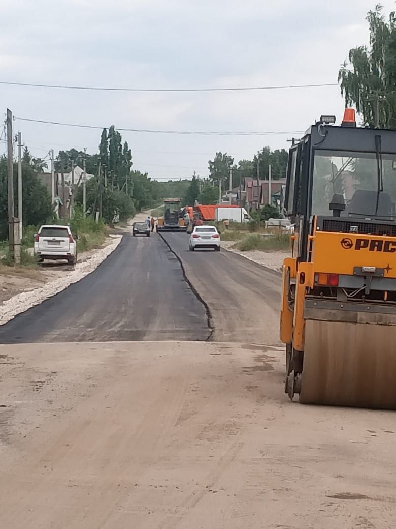 Идет асфальтирование участка Советской от Гагарина до поворота на Мичурина.