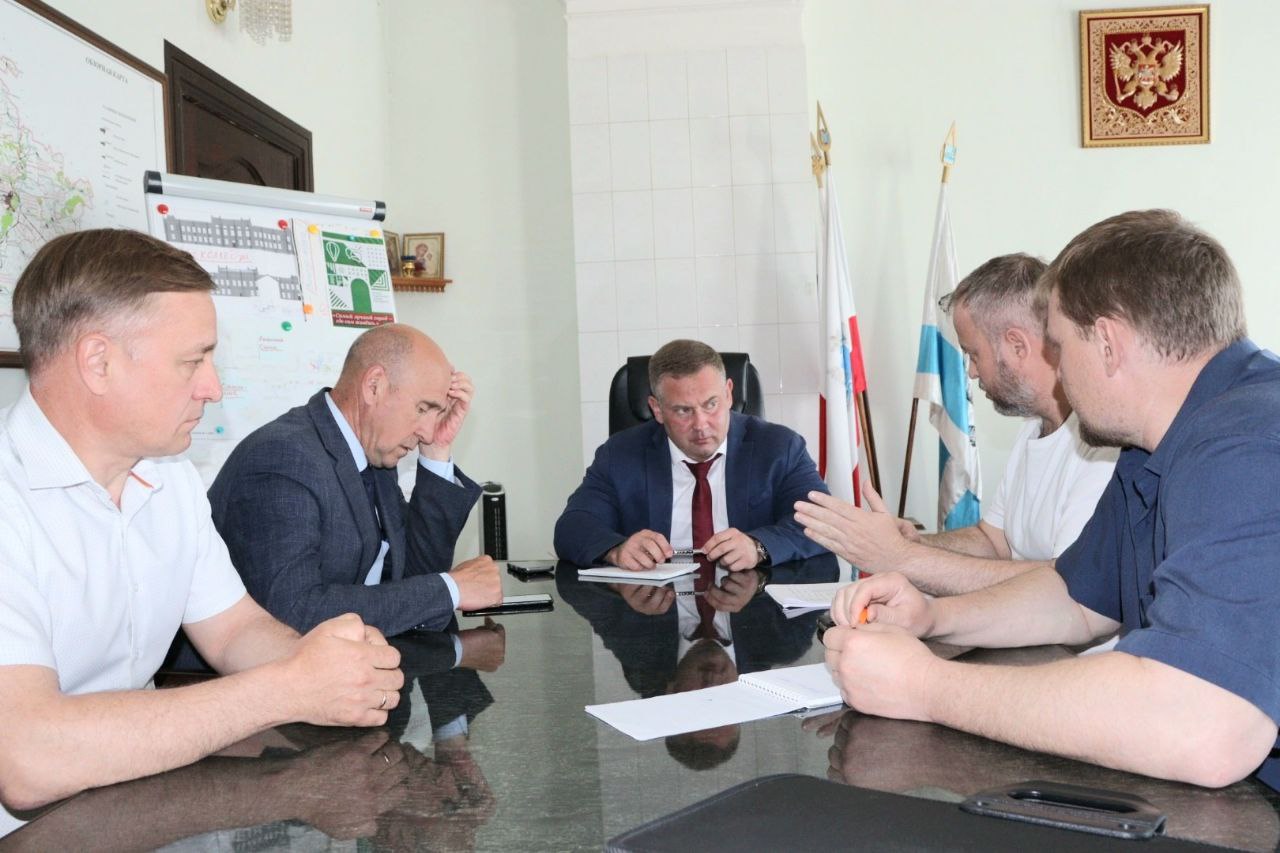 - Виктор ЕЛИН провёл рабочую встречу с заместителем генерального директора Облокоммунэнерго.