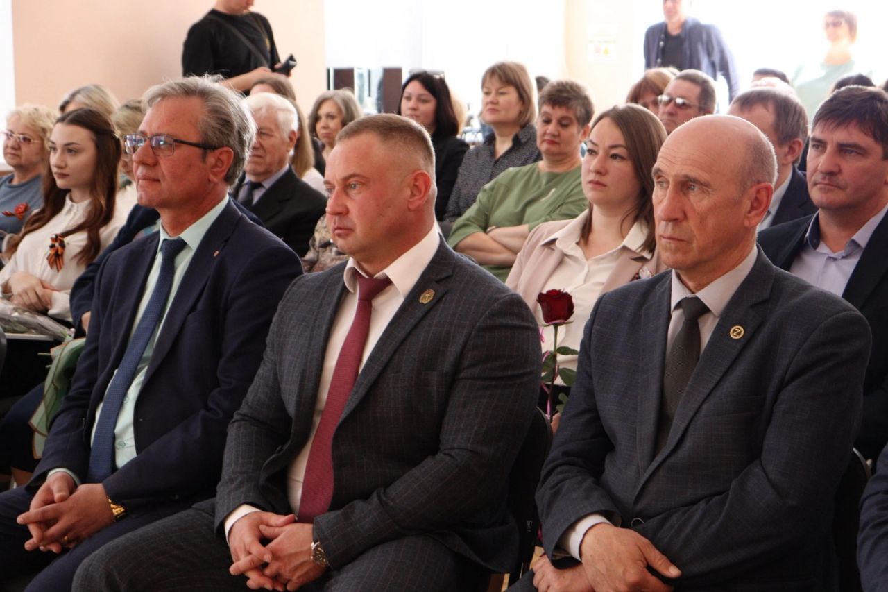 В центре детского творчества прошло торжественное мероприятие ко Дню Самоуправления.