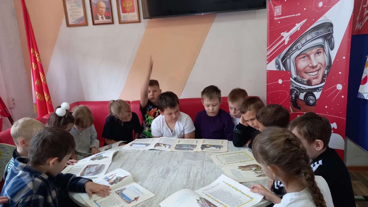 Ученики школы №3 отметили День рождения Пушкина.