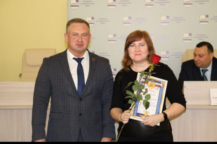 На постоянно-действующем совещании подвели итоги конкурса по новогоднему украшению. На постоянно-действующем совещании подвели итоги конкурса по новогоднему украшению.