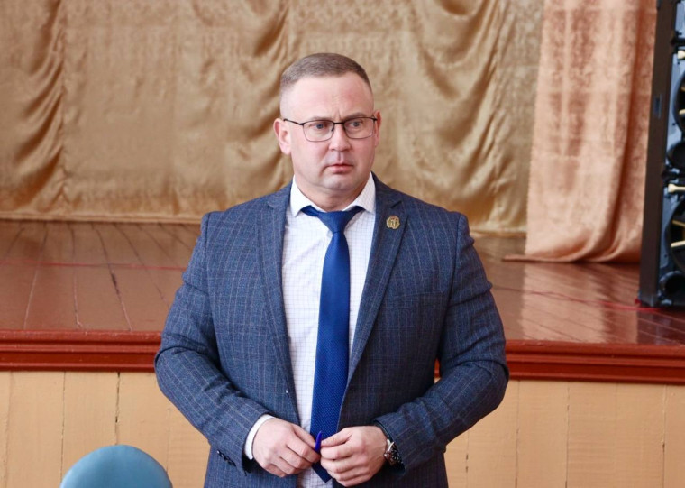 Виктор Елин встретился с жителями села Земляные Хутора. Виктор Елин встретился с жителями села Земляные Хутора.