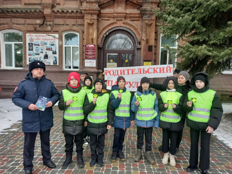 Ученики школы №3 думают о безопасности водителей и пешеходов. Ученики школы №3 думают о безопасности водителей и пешеходов.