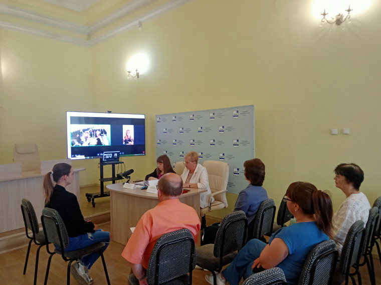 В администрации состоялось заседание комиссии. В администрации состоялось заседание комиссии.