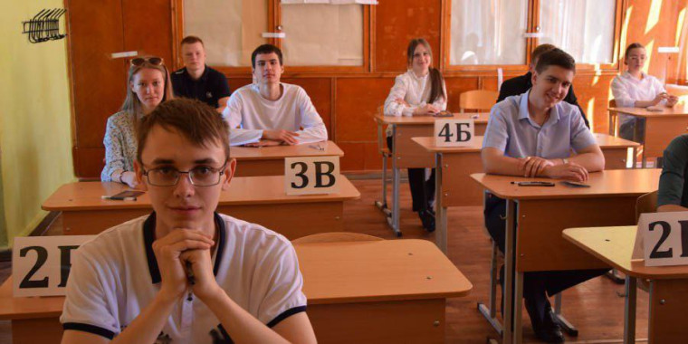 12 аткарских школьников пересдают ЕГЭ. 12 аткарских школьников пересдают ЕГЭ.